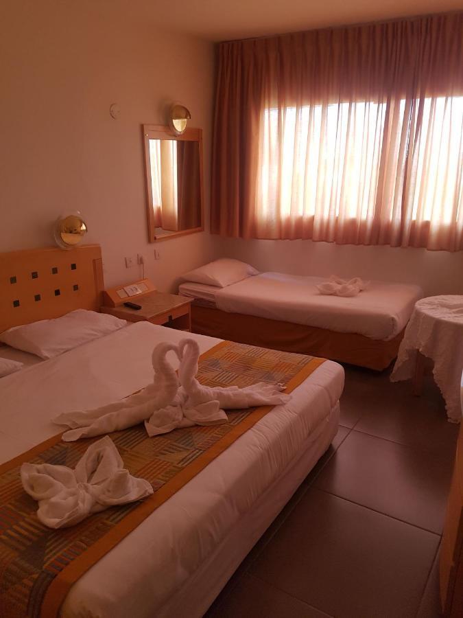 Aquamarine Hotel Eilat Bagian luar foto