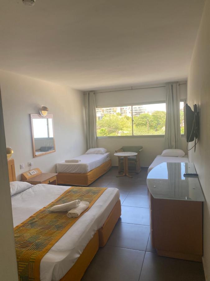 Aquamarine Hotel Eilat Bagian luar foto